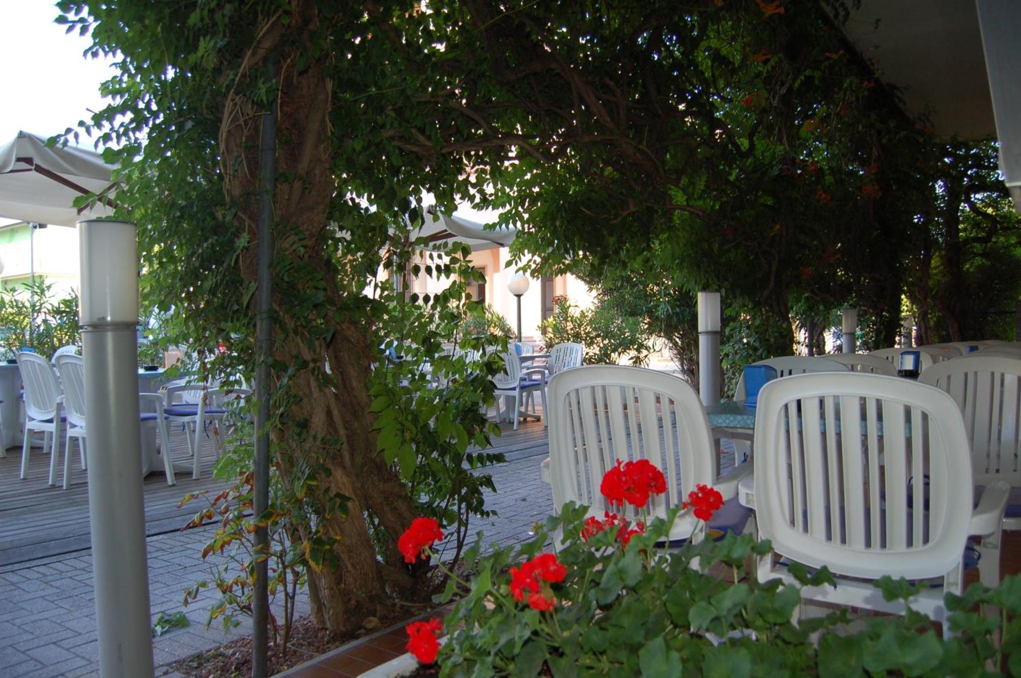 Hotel Wally Lido di Jesolo Eksteriør billede